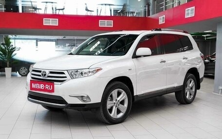 Toyota Highlander III, 2011 год, 1 790 000 рублей, 5 фотография