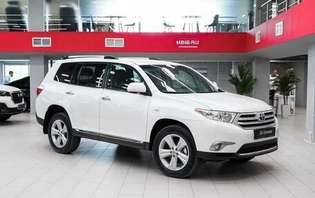 Toyota Highlander III, 2011 год, 1 790 000 рублей, 3 фотография