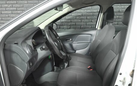 Renault Logan II, 2019 год, 800 000 рублей, 9 фотография