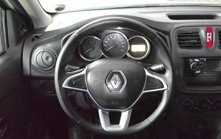 Renault Logan II, 2019 год, 800 000 рублей, 12 фотография