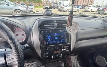 Toyota RAV4, 2004 год, 1 050 000 рублей, 12 фотография