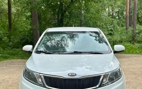 KIA Rio III рестайлинг, 2013 год, 790 000 рублей, 2 фотография