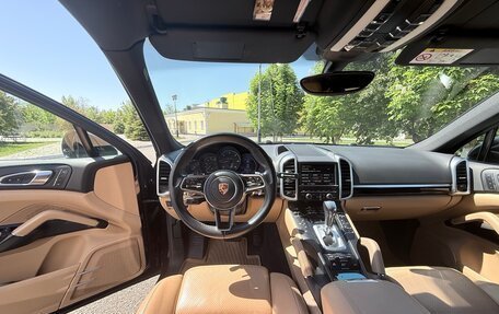 Porsche Cayenne III, 2015 год, 3 999 999 рублей, 8 фотография