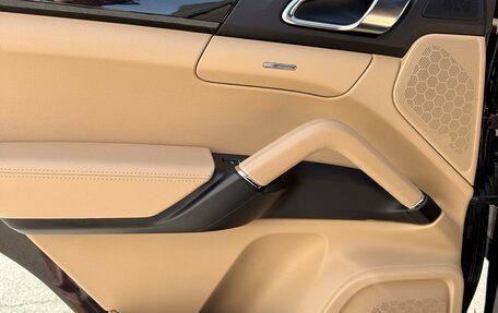 Porsche Cayenne III, 2015 год, 3 999 999 рублей, 11 фотография