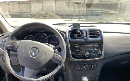 Renault Logan II, 2015 год, 750 000 рублей, 10 фотография