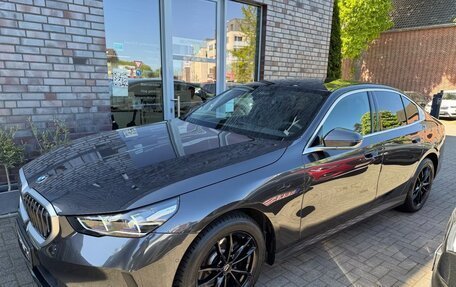 BMW 5 серия, 2024 год, 6 117 000 рублей, 4 фотография