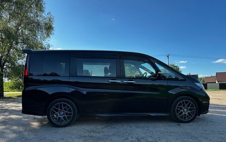 Honda Stepwgn IV, 2017 год, 1 780 000 рублей, 4 фотография