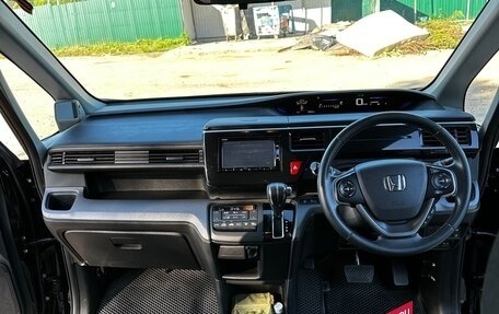 Honda Stepwgn IV, 2017 год, 1 780 000 рублей, 7 фотография