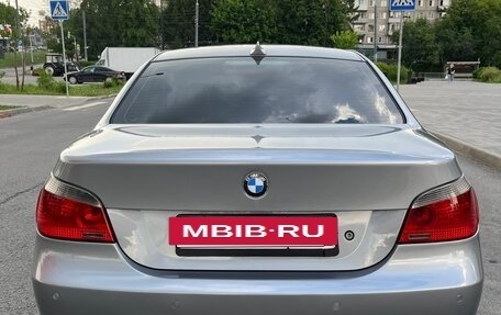 BMW 5 серия, 2004 год, 1 050 000 рублей, 4 фотография