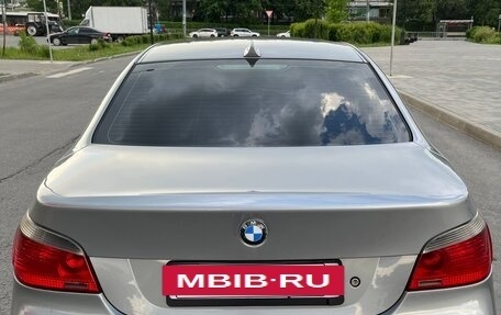 BMW 5 серия, 2004 год, 1 050 000 рублей, 3 фотография