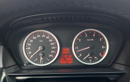 BMW 5 серия, 2004 год, 1 050 000 рублей, 30 фотография