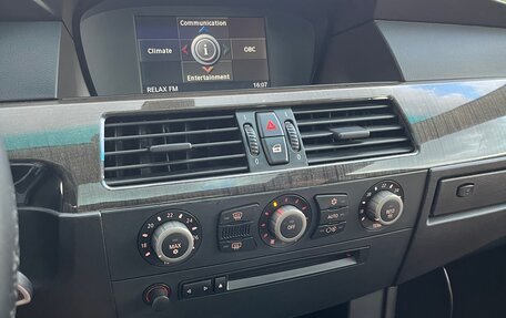 BMW 5 серия, 2004 год, 1 050 000 рублей, 31 фотография