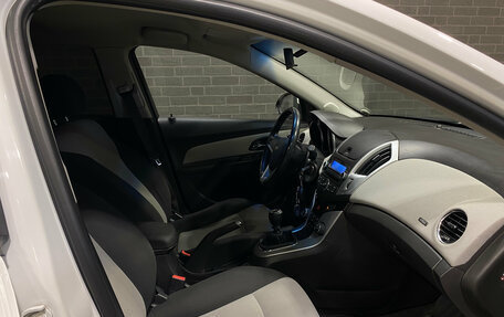 Chevrolet Cruze II, 2013 год, 949 000 рублей, 10 фотография