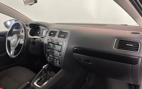Volkswagen Jetta VI, 2011 год, 1 040 000 рублей, 9 фотография