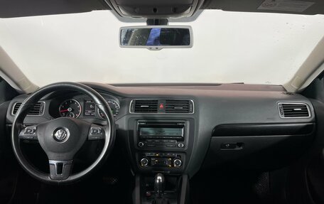 Volkswagen Jetta VI, 2011 год, 1 040 000 рублей, 10 фотография