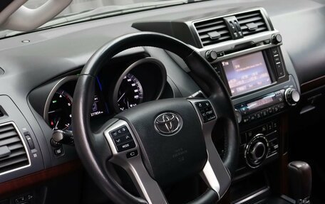 Toyota Land Cruiser Prado 150 рестайлинг 2, 2014 год, 3 249 000 рублей, 8 фотография