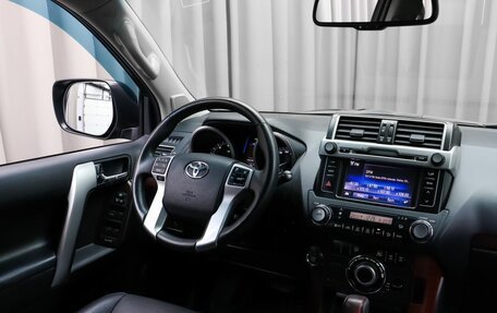 Toyota Land Cruiser Prado 150 рестайлинг 2, 2014 год, 3 249 000 рублей, 7 фотография