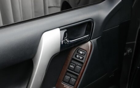 Toyota Land Cruiser Prado 150 рестайлинг 2, 2014 год, 3 249 000 рублей, 17 фотография