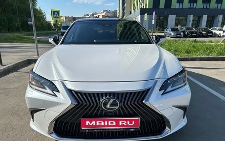 Lexus ES VII, 2019 год, 3 950 000 рублей, 1 фотография