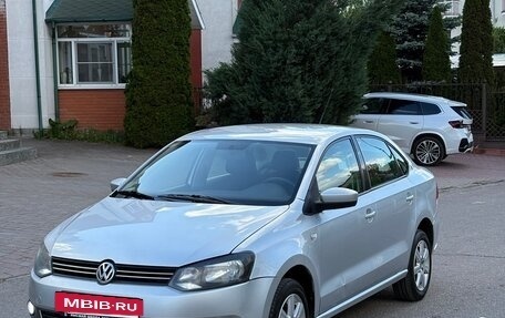 Volkswagen Polo VI (EU Market), 2011 год, 650 000 рублей, 2 фотография