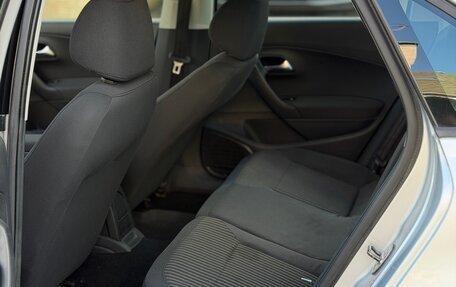 Volkswagen Polo VI (EU Market), 2011 год, 650 000 рублей, 28 фотография