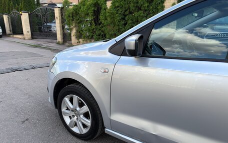 Volkswagen Polo VI (EU Market), 2011 год, 650 000 рублей, 21 фотография