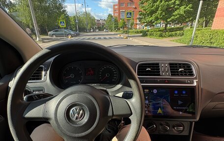 Volkswagen Polo VI (EU Market), 2011 год, 650 000 рублей, 38 фотография