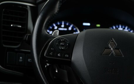 Mitsubishi Outlander III рестайлинг 3, 2017 год, 2 299 050 рублей, 12 фотография