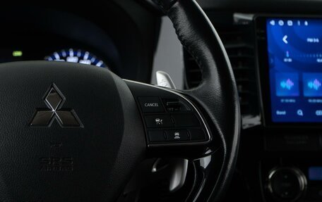 Mitsubishi Outlander III рестайлинг 3, 2017 год, 2 299 050 рублей, 13 фотография