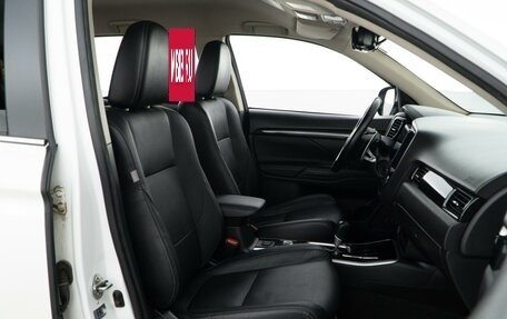 Mitsubishi Outlander III рестайлинг 3, 2017 год, 2 299 050 рублей, 8 фотография