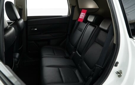 Mitsubishi Outlander III рестайлинг 3, 2017 год, 2 299 050 рублей, 9 фотография