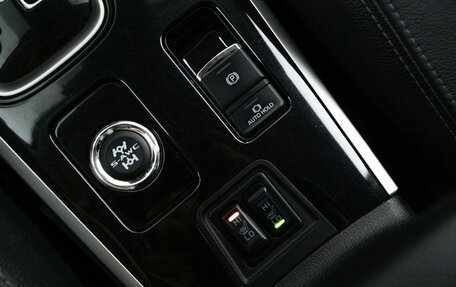Mitsubishi Outlander III рестайлинг 3, 2017 год, 2 299 050 рублей, 14 фотография