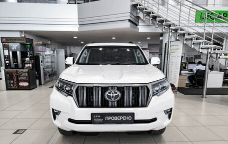 Toyota Land Cruiser Prado 150 рестайлинг 2, 2018 год, 4 315 000 рублей, 2 фотография