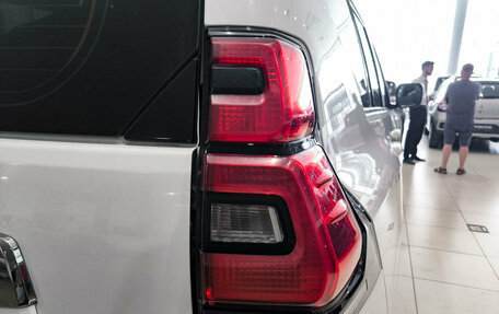 Toyota Land Cruiser Prado 150 рестайлинг 2, 2018 год, 4 315 000 рублей, 12 фотография