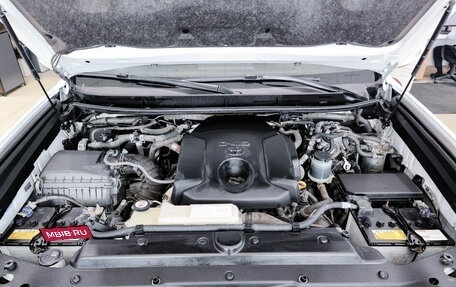 Toyota Land Cruiser Prado 150 рестайлинг 2, 2018 год, 4 315 000 рублей, 11 фотография