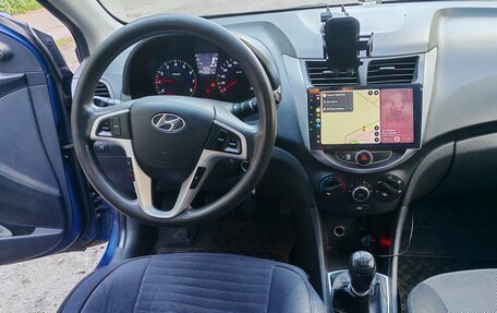 Hyundai Solaris II рестайлинг, 2011 год, 380 000 рублей, 10 фотография