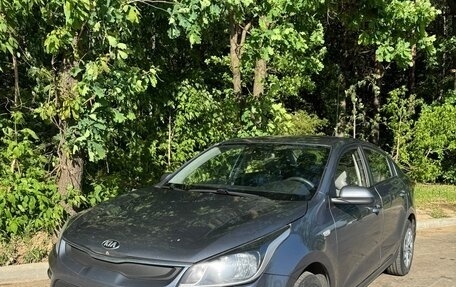 KIA Rio IV, 2018 год, 1 300 000 рублей, 4 фотография