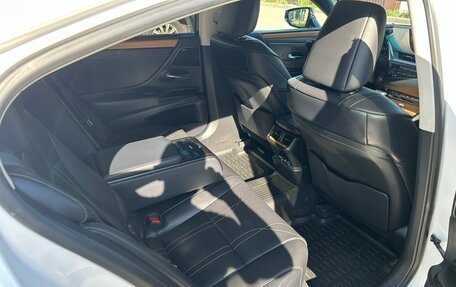 Lexus ES VII, 2019 год, 3 950 000 рублей, 22 фотография