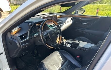 Lexus ES VII, 2019 год, 3 950 000 рублей, 20 фотография