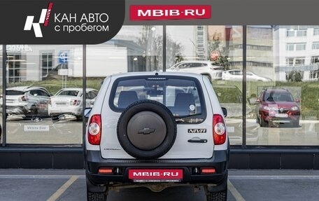 Chevrolet Niva I рестайлинг, 2015 год, 699 000 рублей, 4 фотография