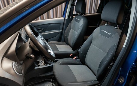 Renault Logan II, 2019 год, 799 000 рублей, 7 фотография