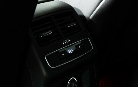 Audi A4, 2019 год, 2 270 000 рублей, 23 фотография