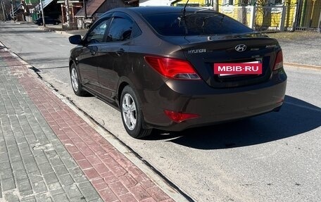 Hyundai Solaris II рестайлинг, 2015 год, 1 150 000 рублей, 2 фотография