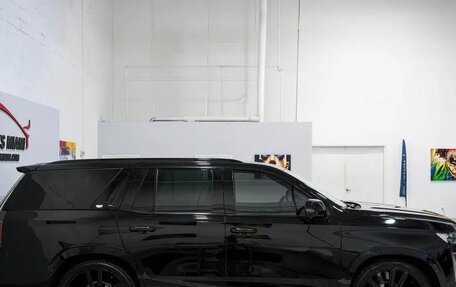 Cadillac Escalade V, 2023 год, 10 497 007 рублей, 12 фотография