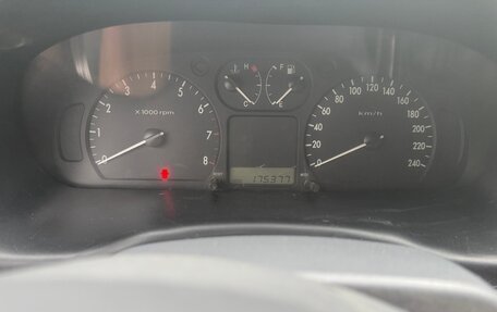 KIA Magentis I, 2003 год, 550 000 рублей, 14 фотография