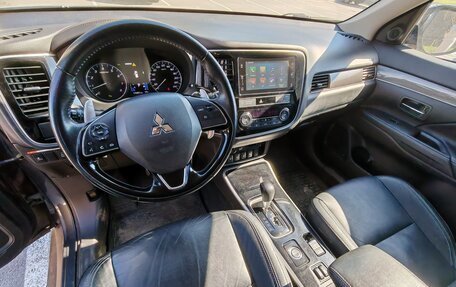 Mitsubishi Outlander III рестайлинг 3, 2019 год, 1 985 000 рублей, 2 фотография