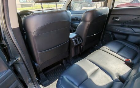 Mitsubishi Outlander III рестайлинг 3, 2019 год, 1 985 000 рублей, 12 фотография
