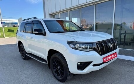 Toyota Land Cruiser Prado 150 рестайлинг 2, 2021 год, 6 100 000 рублей, 3 фотография