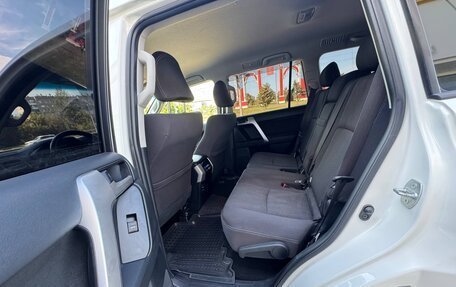 Toyota Land Cruiser Prado 150 рестайлинг 2, 2021 год, 6 100 000 рублей, 19 фотография
