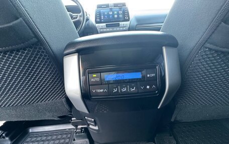 Toyota Land Cruiser Prado 150 рестайлинг 2, 2021 год, 6 100 000 рублей, 20 фотография